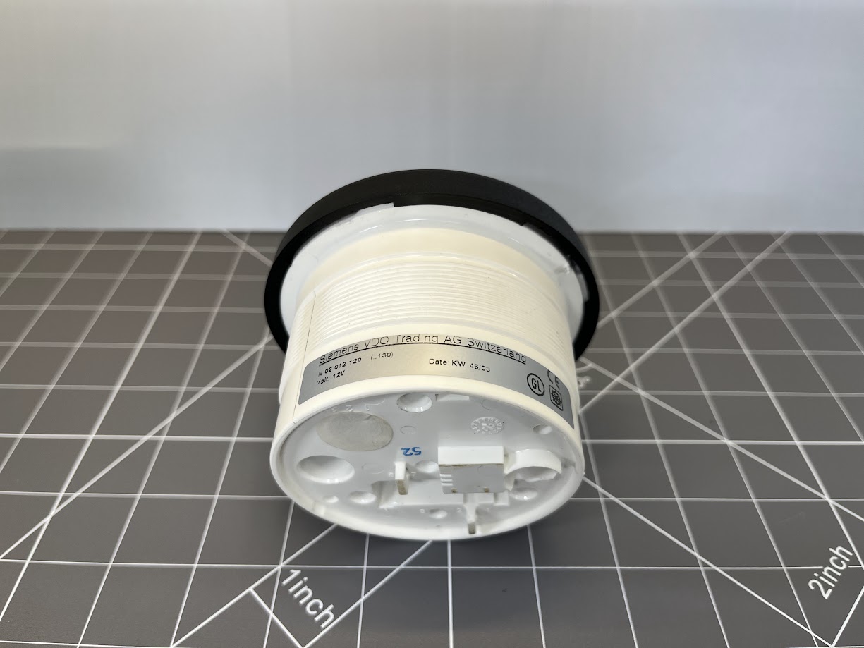 VDO 3331106 Ocean Line Black 6000 RPM Tachometer with Hourmeter – 3-3/8" (85mm) - Image 2